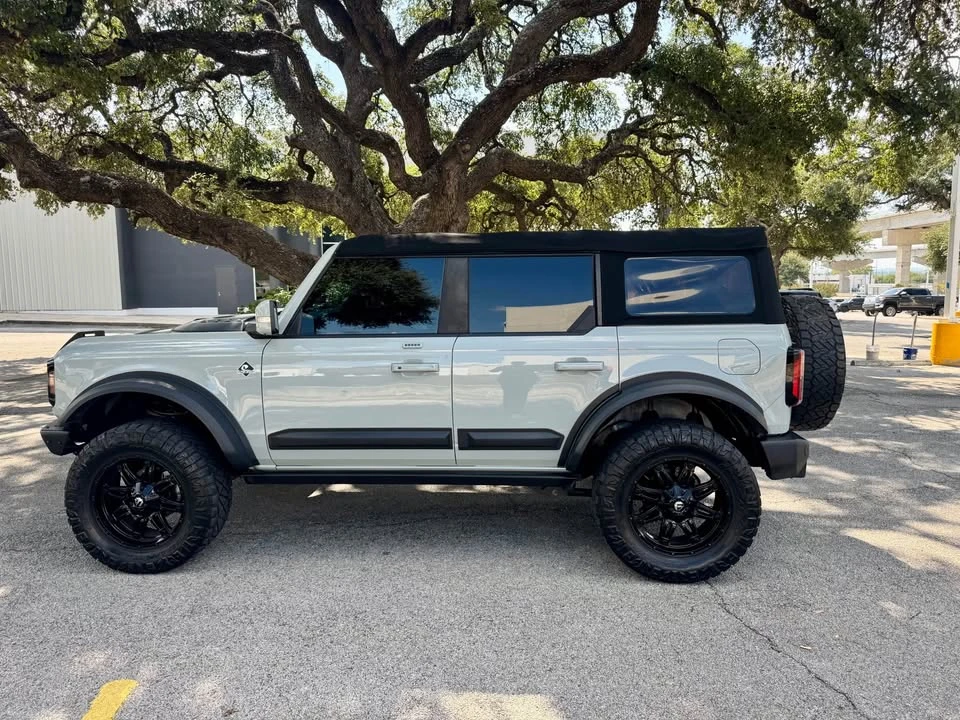 2022 Ford Bronco 6th Gen - Image 3 of 17