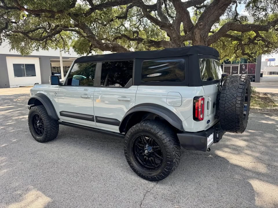 2022 Ford Bronco 6th Gen - Image 2 of 17