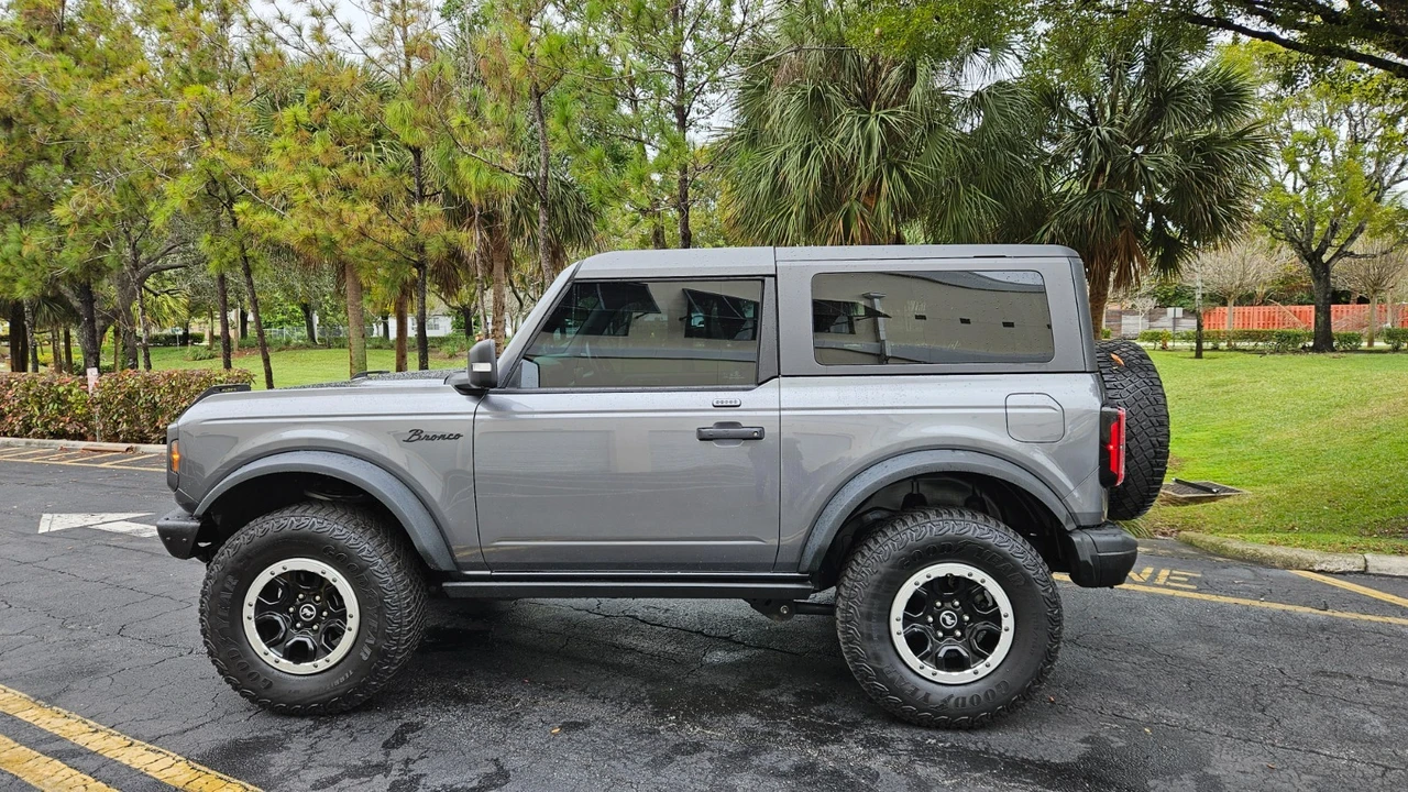 2022 Ford Bronco 6th Gen - Image 3 of 21