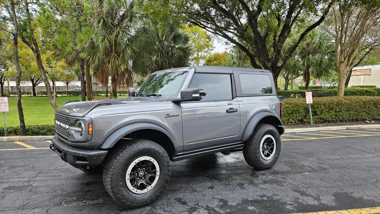 2022 Ford Bronco 6th Gen - Image 2 of 21