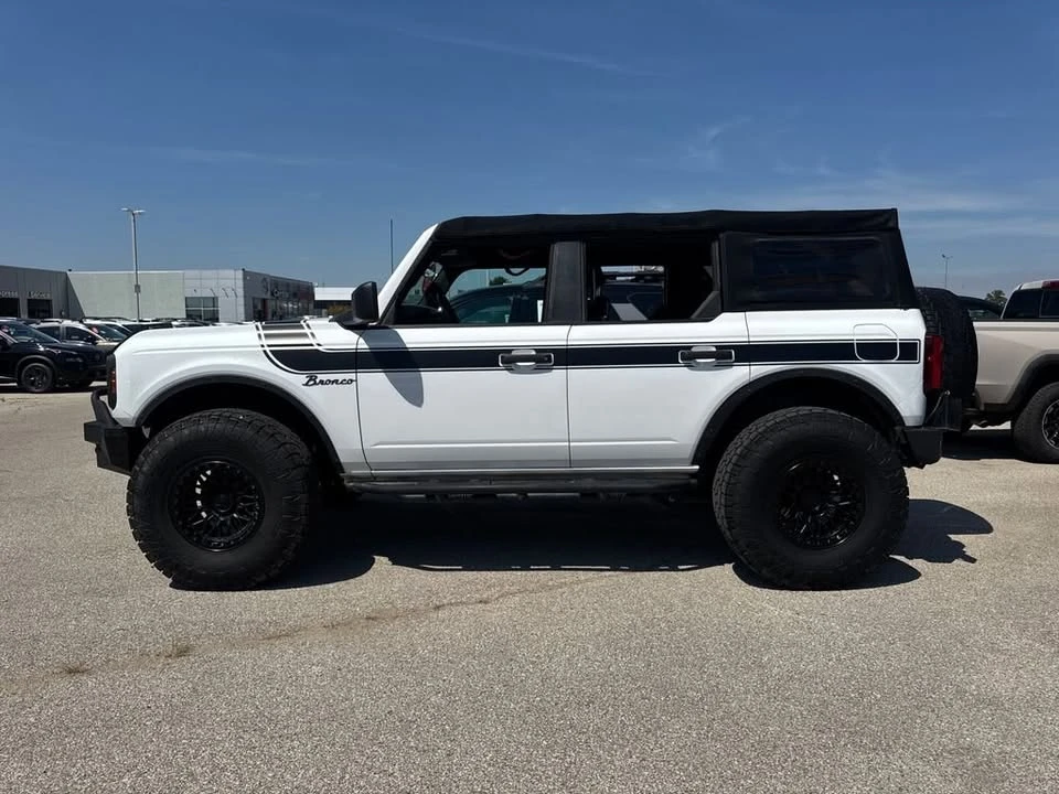 2022 Ford Bronco 6th Gen - Image 2 of 15