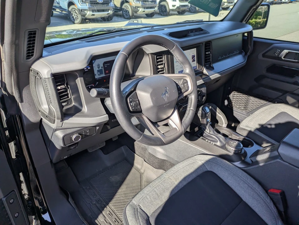 2022 Ford Bronco 6th Gen - Image 15 of 31