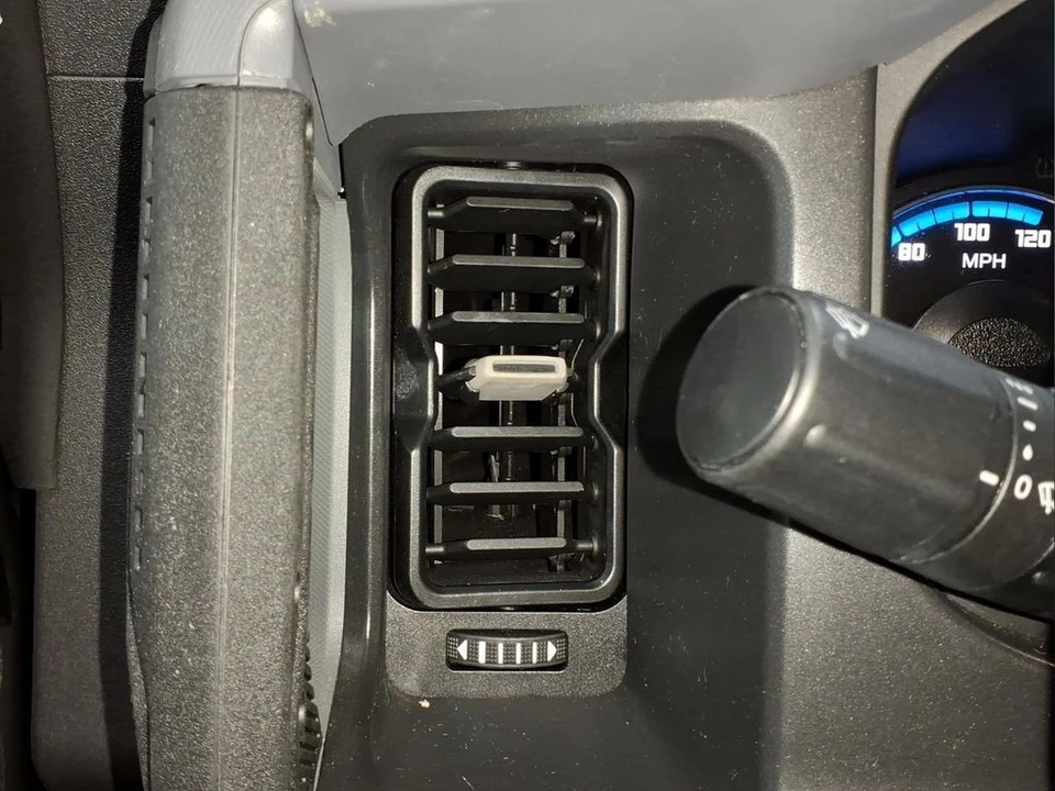 2022 Ford Bronco 6th Gen - Image 16 of 25
