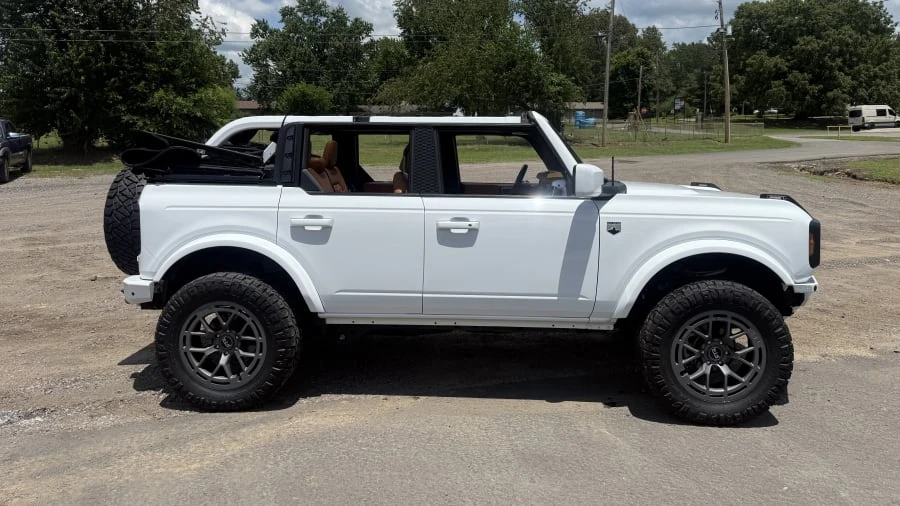 2022 Ford Bronco 6th Gen - Image 2 of 23