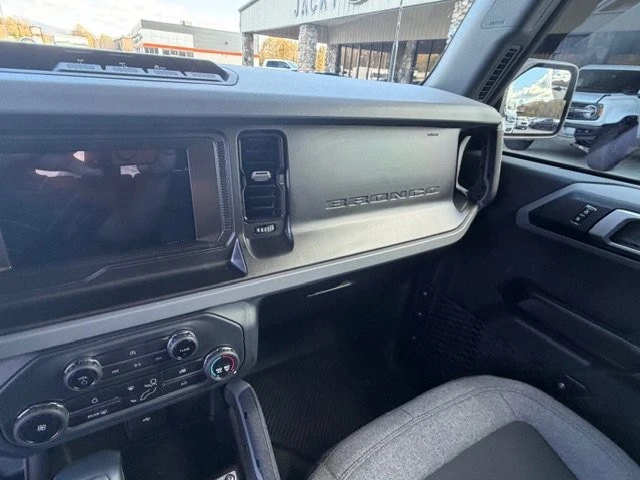 2022 Ford Bronco 6th Gen - Image 9 of 12