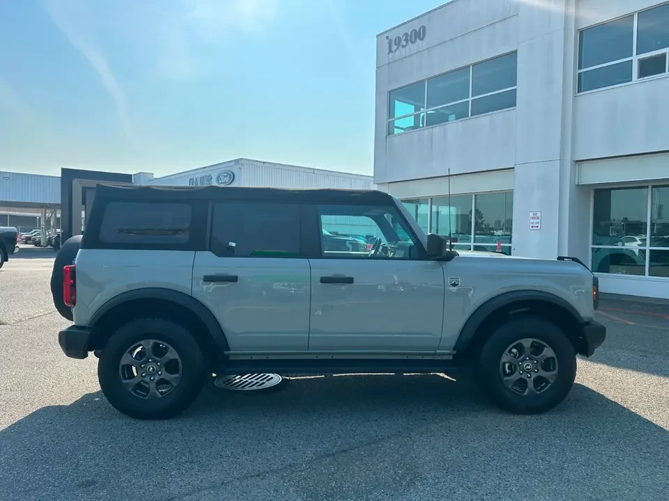 2022 Ford Bronco 6th Gen - Image 4 of 16