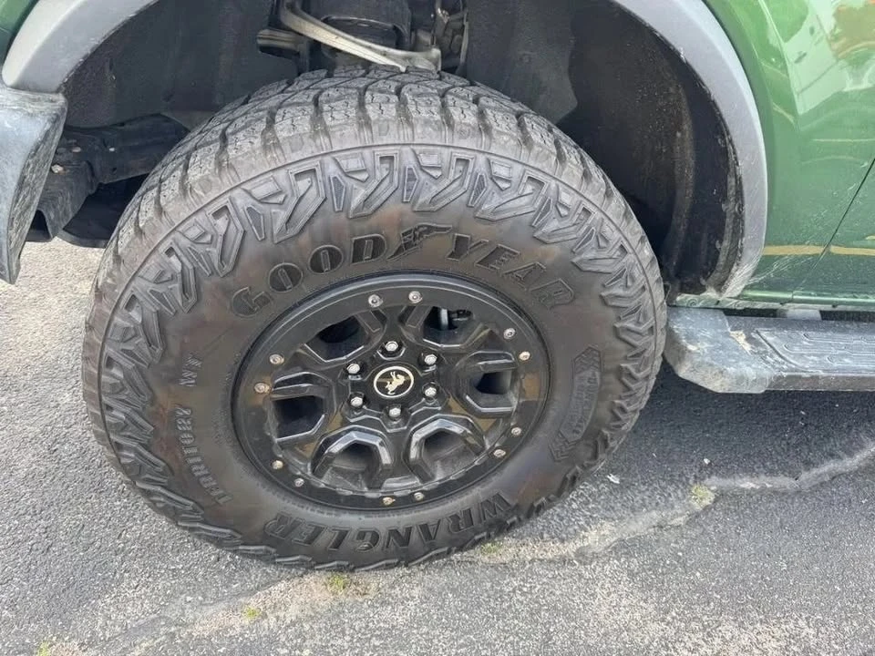 2022 Ford Bronco 6th Gen - Image 8 of 9