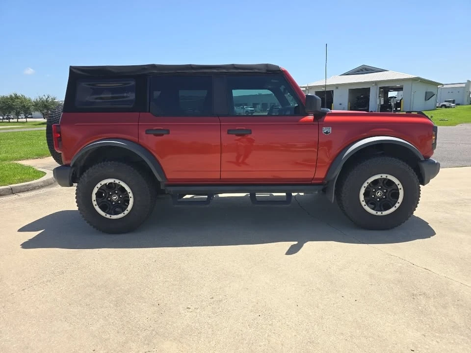 2022 Ford Bronco 6th Gen - Image 4 of 18