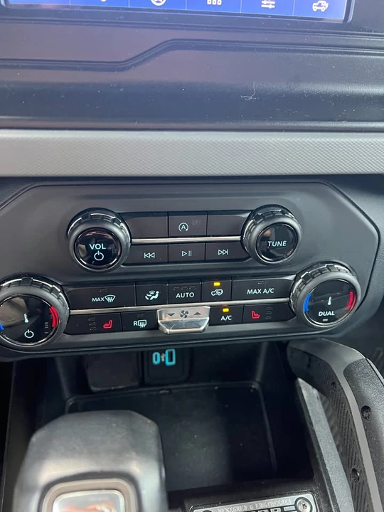 2022 Ford Bronco 6th Gen - Image 14 of 17