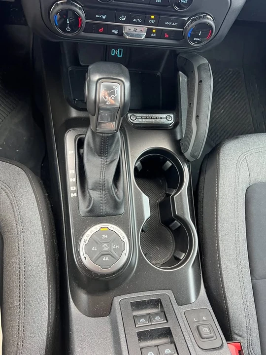 2022 Ford Bronco 6th Gen - Image 15 of 17