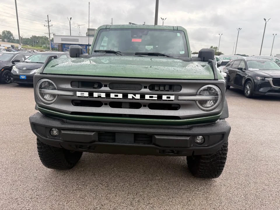 2022 Ford Bronco 6th Gen - Image 2 of 11