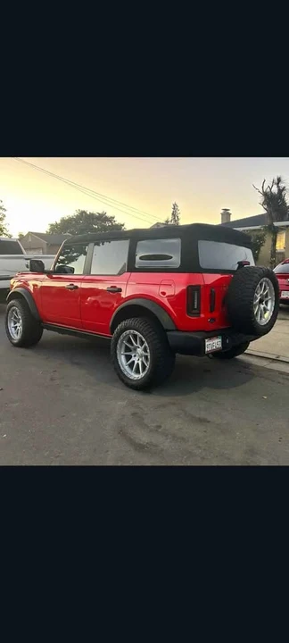 2022 Ford Bronco 6th Gen - Image 10 of 10