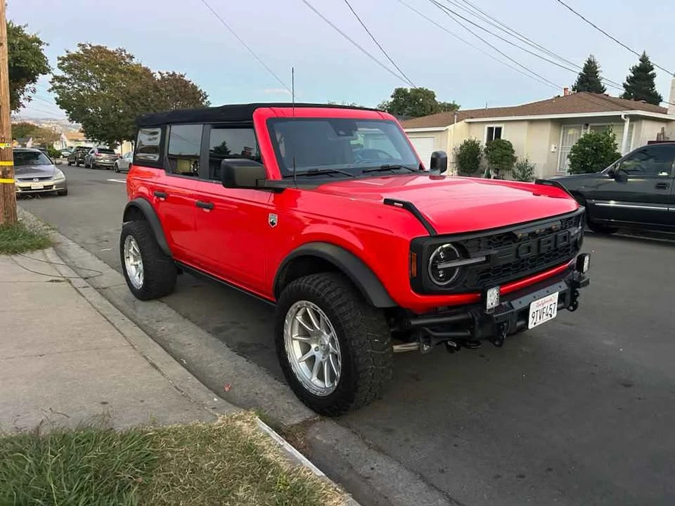 2022 Ford Bronco 6th Gen - Image 2 of 10