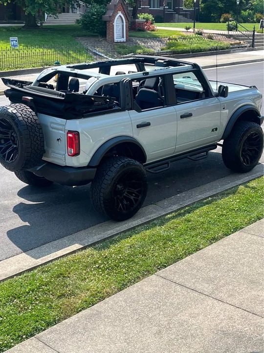 2022 Ford Bronco 6th Gen - Image 3 of 12