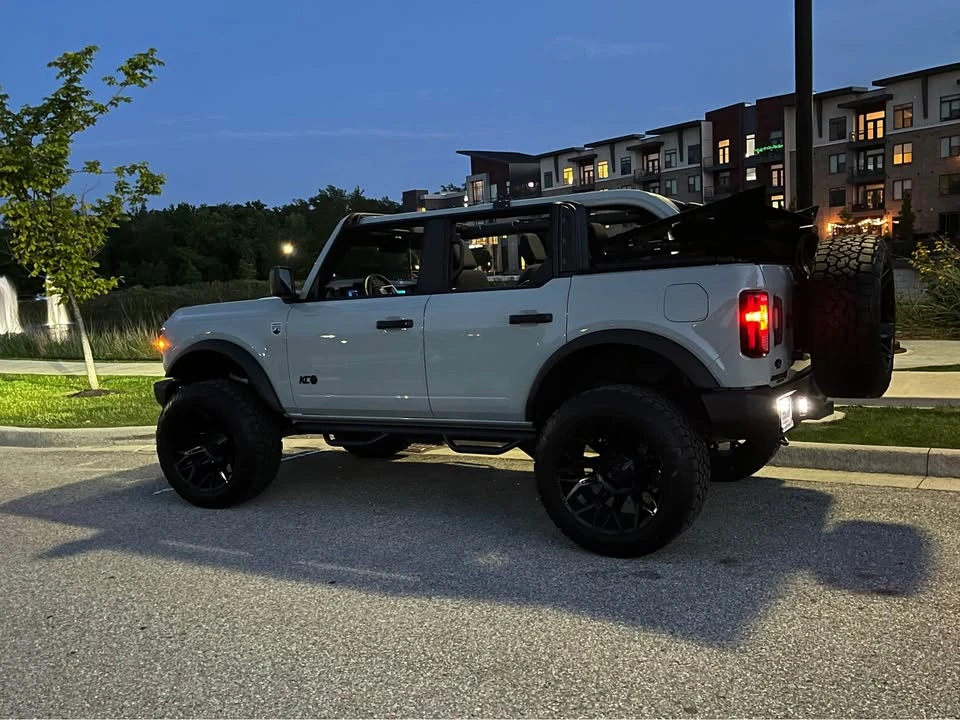 2022 Ford Bronco 6th Gen - Image 4 of 12