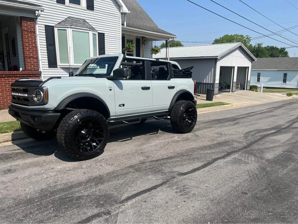 2022 Ford Bronco 6th Gen - Image 2 of 12