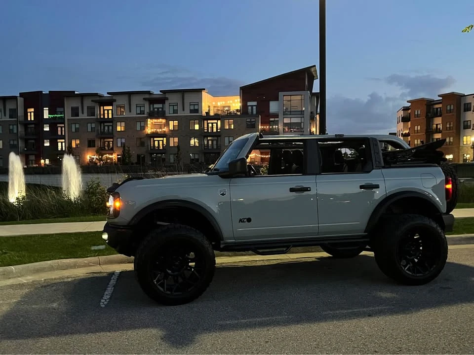2022 Ford Bronco 6th Gen - Image 5 of 12