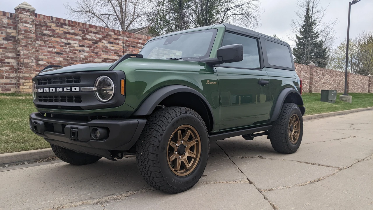 2022 Ford Bronco 6th Gen - Image 10 of 31