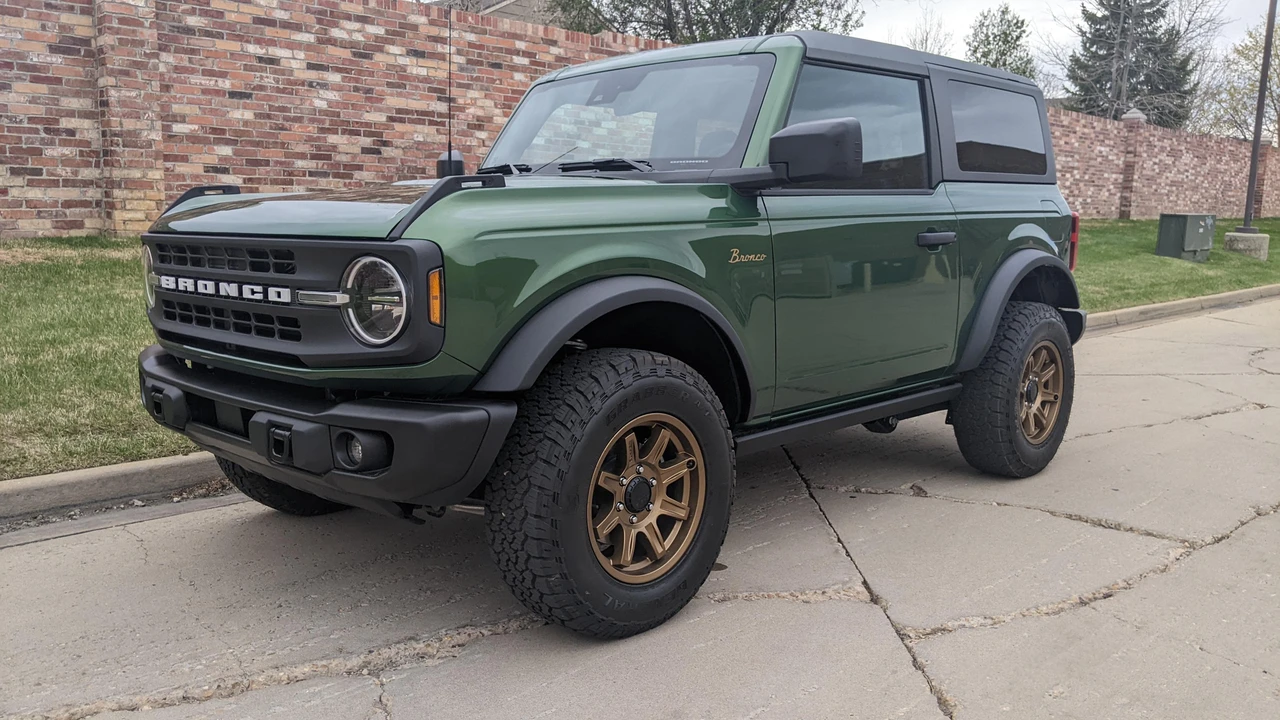 2022 Ford Bronco 6th Gen - Image 9 of 31