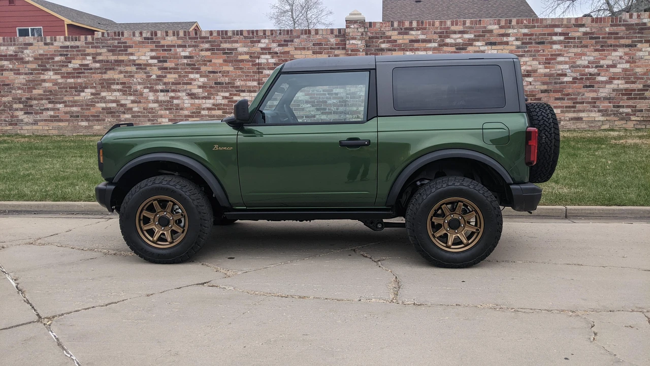 2022 Ford Bronco 6th Gen - Image 16 of 31