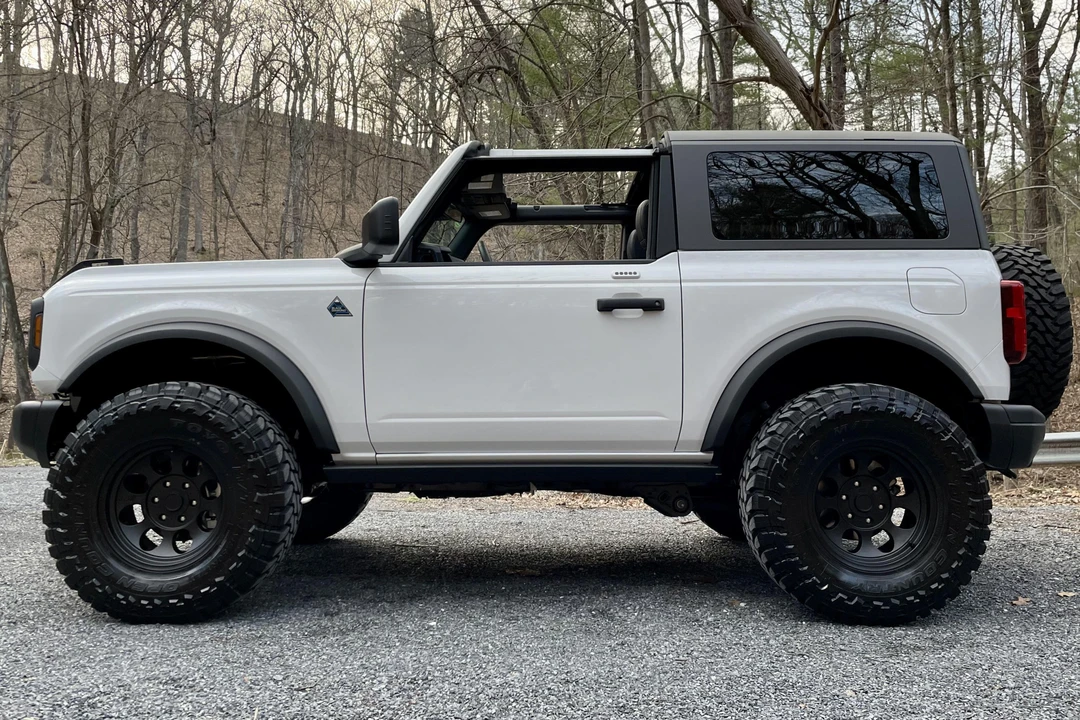 2022 Ford Bronco 6th Gen - Image 3 of 15