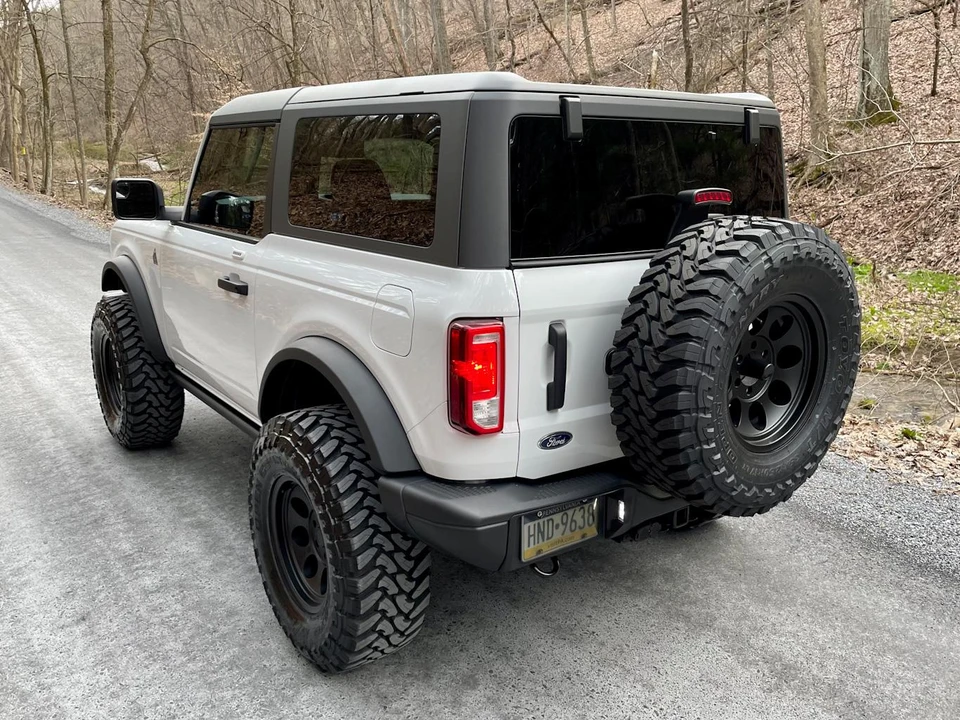 2022 Ford Bronco 6th Gen - Image 9 of 15
