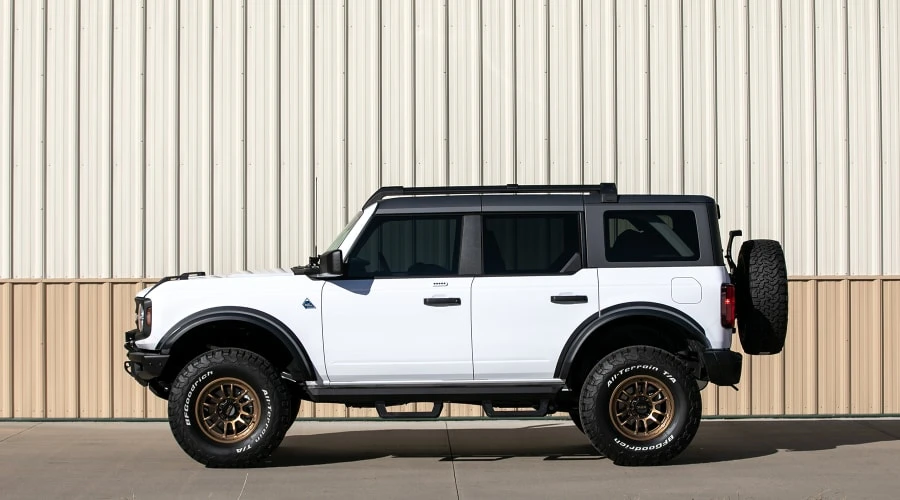 2022 Ford Bronco 6th Gen - Image 2 of 28
