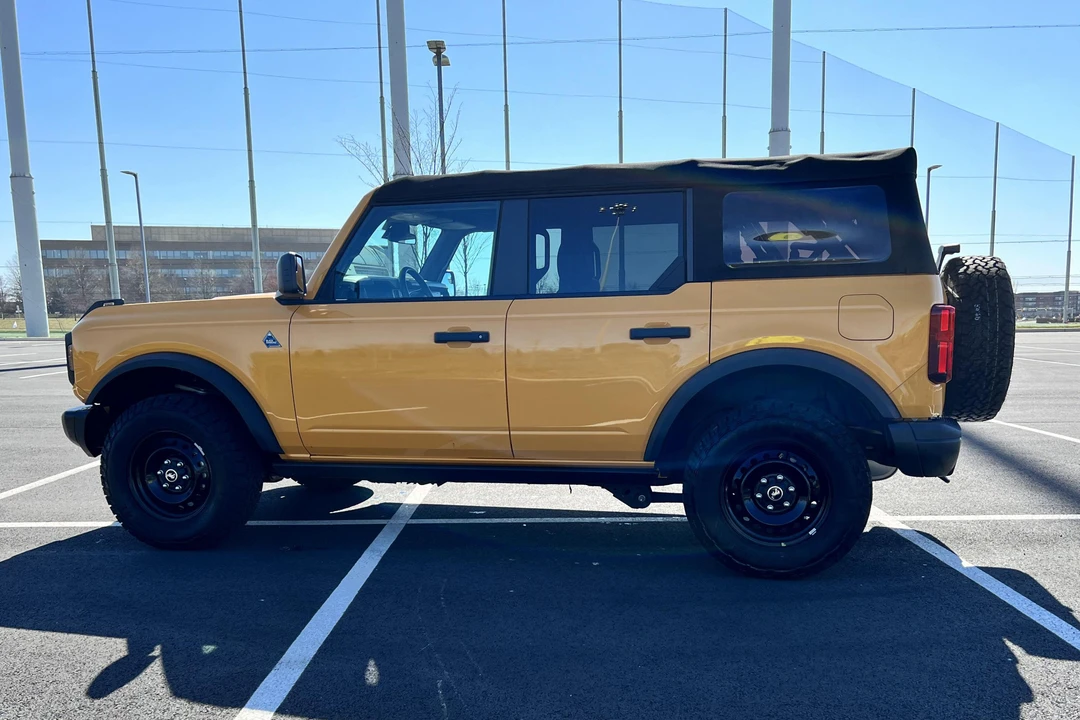 2022 Ford Bronco 6th Gen - Image 8 of 31