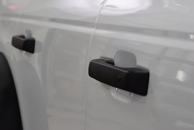 2022 Ford Bronco 6th Gen - Image 18 of 21