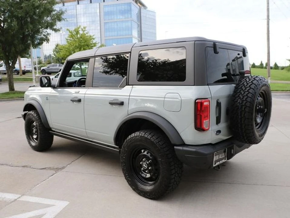 2022 Ford Bronco 6th Gen - Image 5 of 10