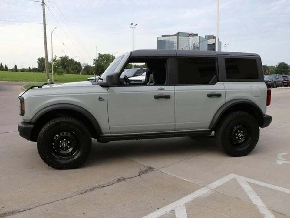 2022 Ford Bronco 6th Gen - Image 4 of 10