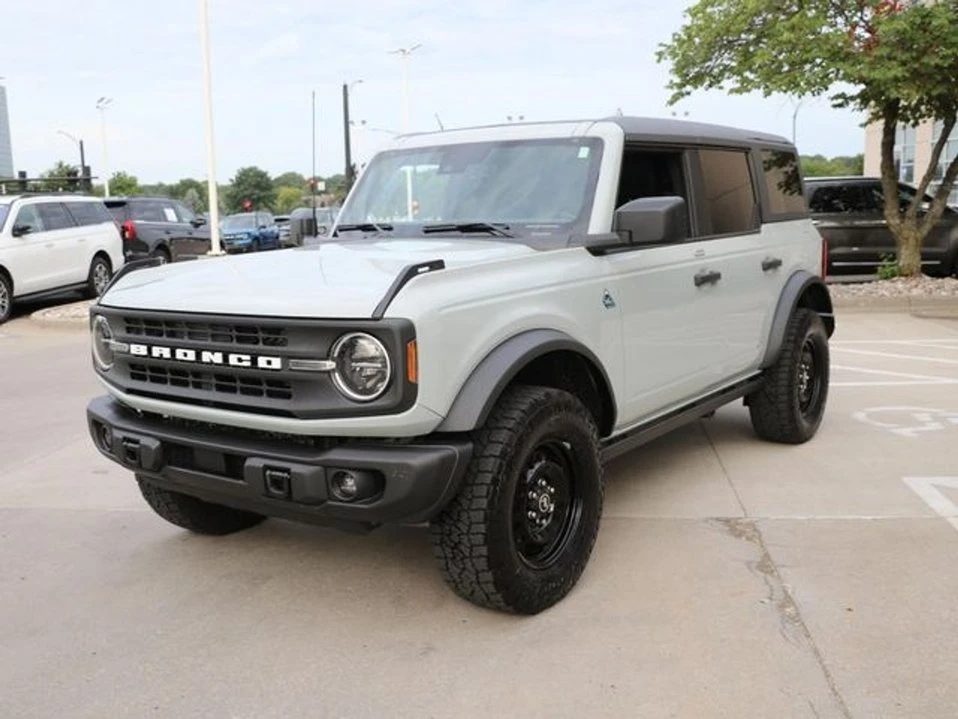 2022 Ford Bronco 6th Gen - Image 3 of 10
