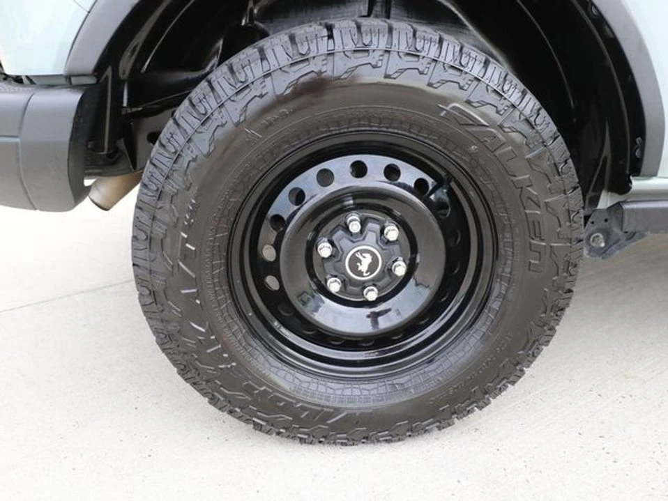 2022 Ford Bronco 6th Gen - Image 8 of 10