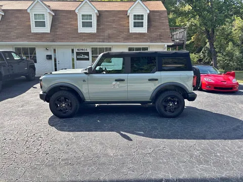 2022 Ford Bronco Black Diamond Sport Utility 4D