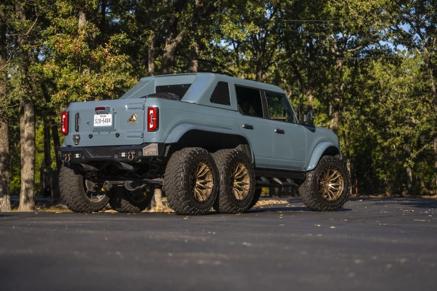 2022 Ford Bronco 6th Gen - Image 16 of 31