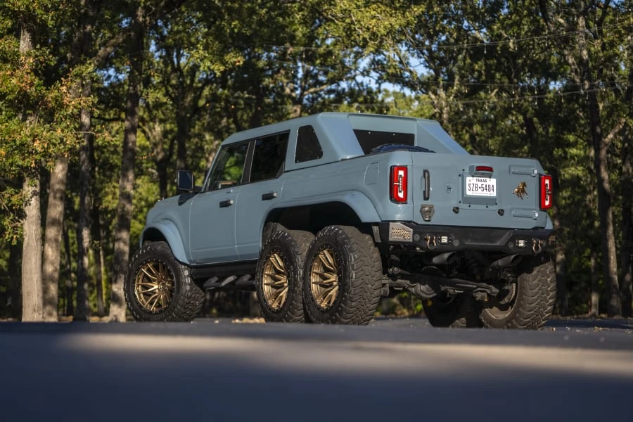 2022 Ford Bronco 6th Gen - Image 3 of 31