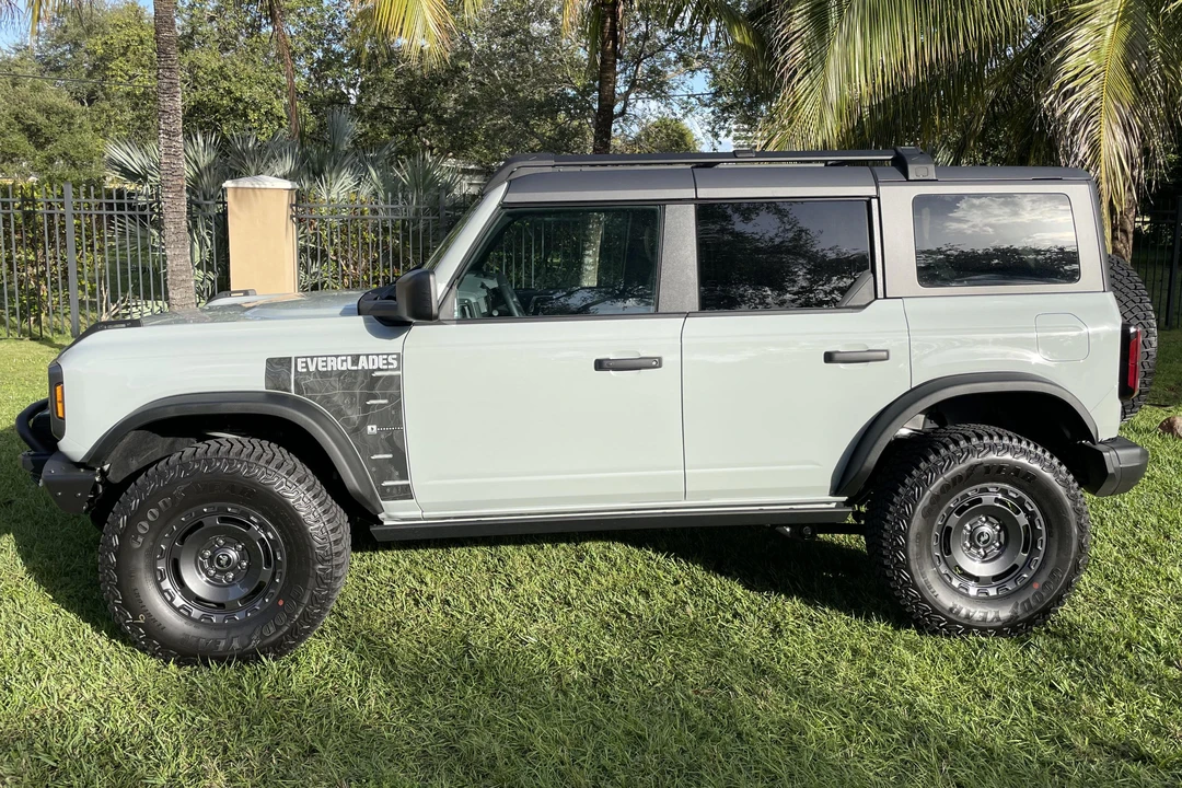 2022 Ford Bronco 6th Gen - Image 3 of 31
