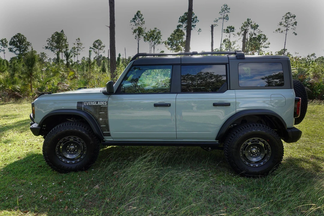 2022 Ford Bronco 6th Gen - Image 8 of 31