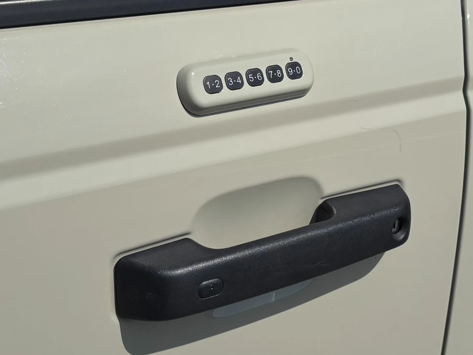 2022 Ford Bronco 6th Gen - Image 15 of 31