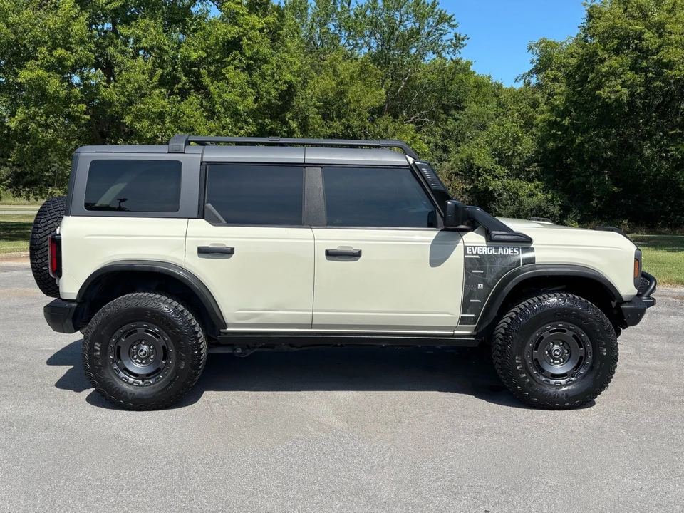 2022 Ford Bronco 6th Gen - Image 8 of 31