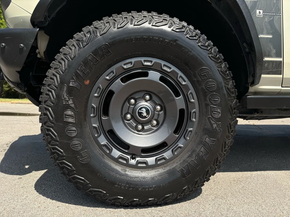 2022 Ford Bronco 6th Gen - Image 9 of 31