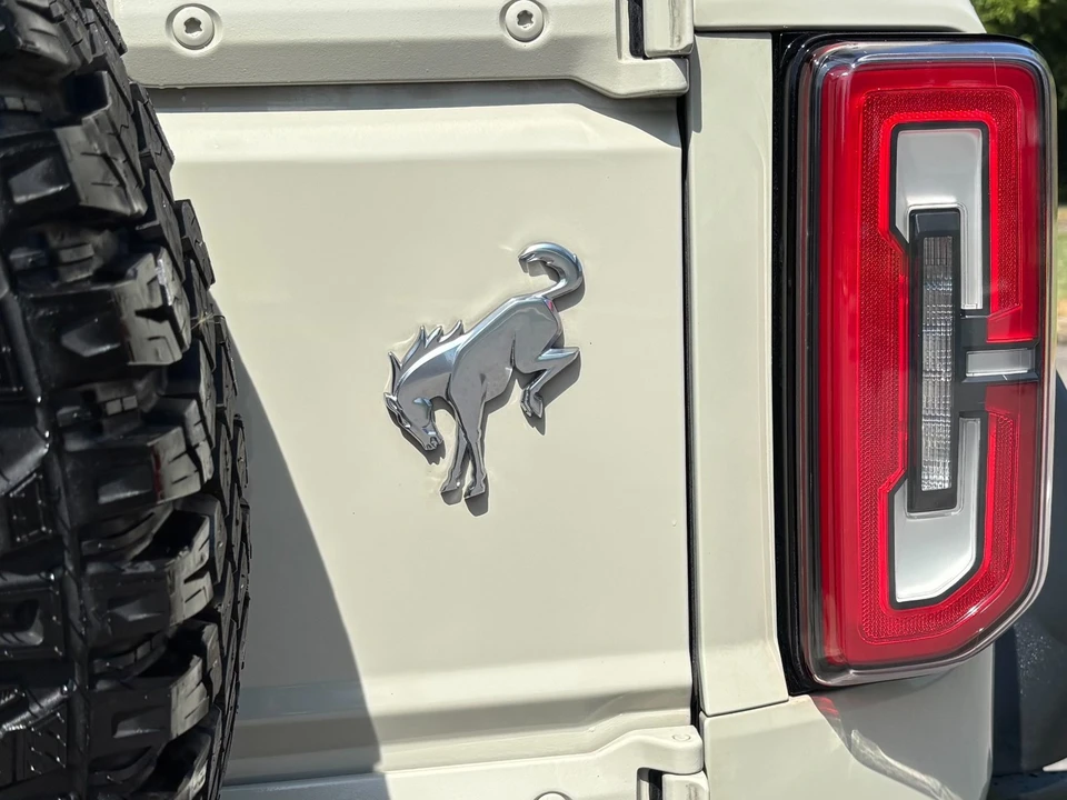 2022 Ford Bronco 6th Gen - Image 17 of 31