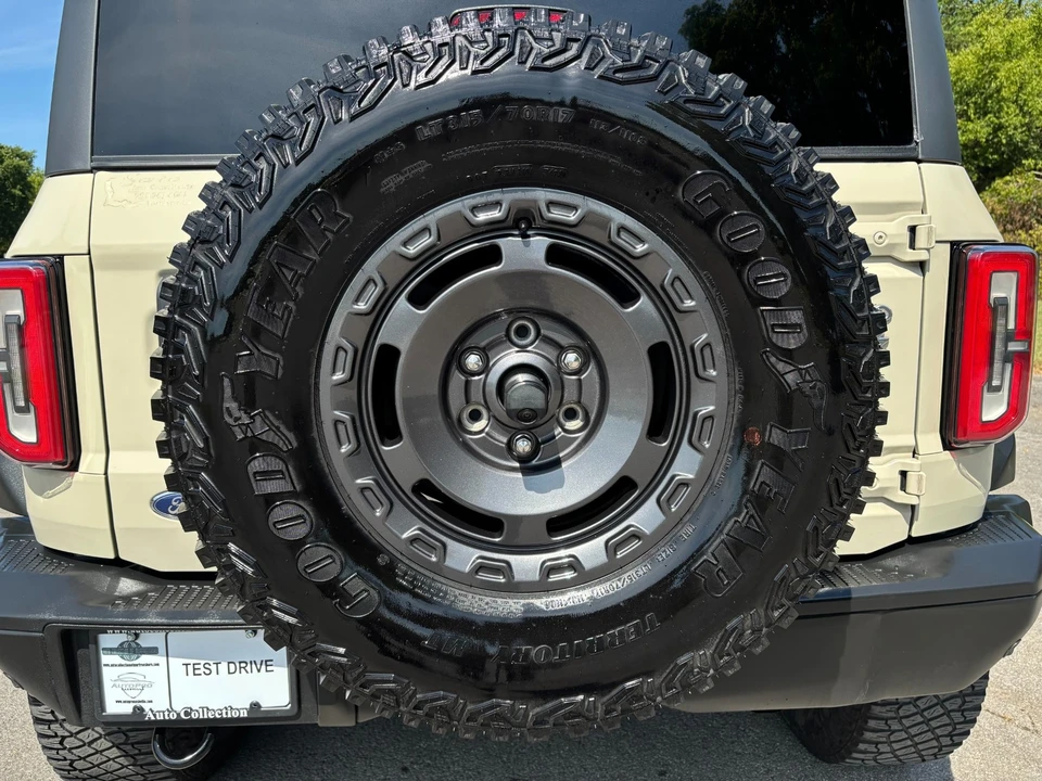 2022 Ford Bronco 6th Gen - Image 11 of 31