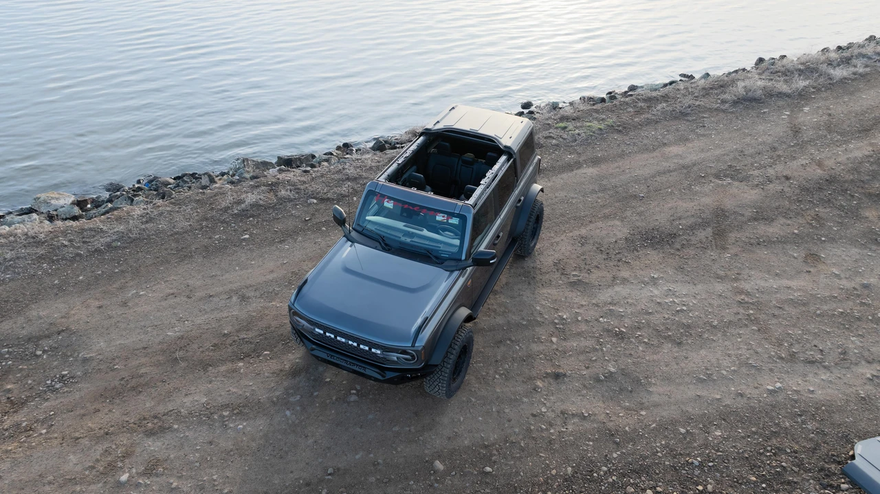 2022 Ford Bronco 6th Gen - Image 8 of 31