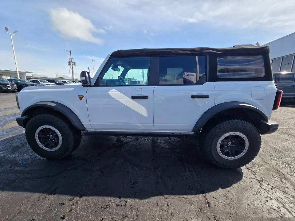 2022 Ford Bronco 6th Gen - Image 5 of 13