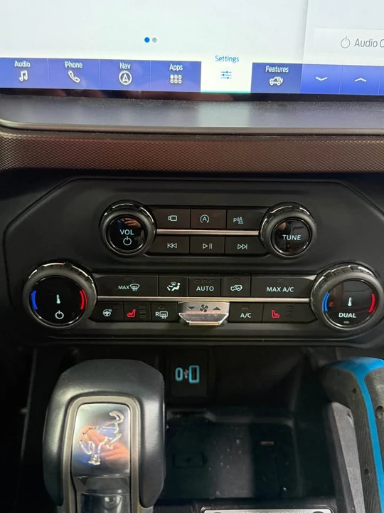 2022 Ford Bronco 6th Gen - Image 15 of 16