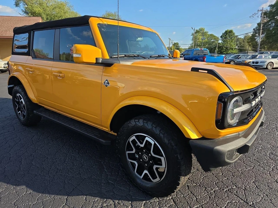 2022 Ford Bronco 6th Gen - Image 18 of 29