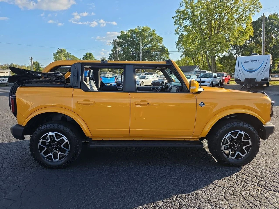 2022 Ford Bronco 6th Gen - Image 21 of 29