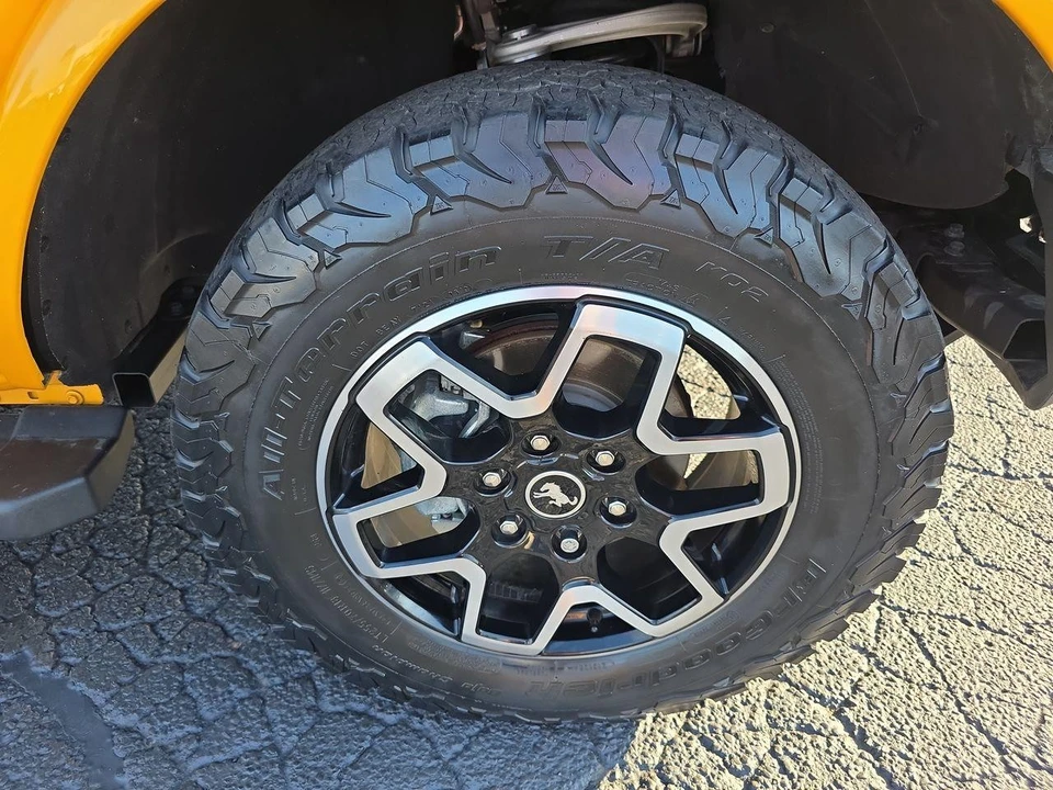 2022 Ford Bronco 6th Gen - Image 16 of 29