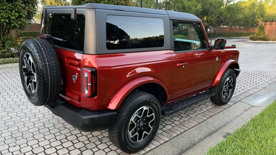 2022 Ford Bronco 6th Gen - Image 14 of 15